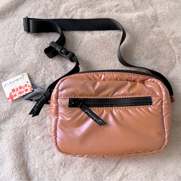 NWT FP Movement by Free People Iridescent Belt Bag Desert Rose Limited Edition - Picture 4 of 11